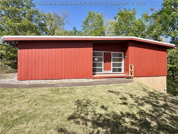 1534 Summit Drive, Charleston, WV 25302