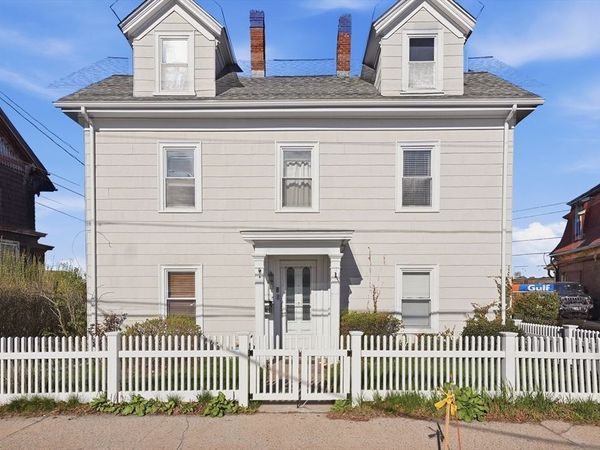 7 S Main St, Milford, MA 01757