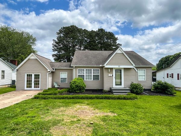 111 Jean St, Paris, TN 38242