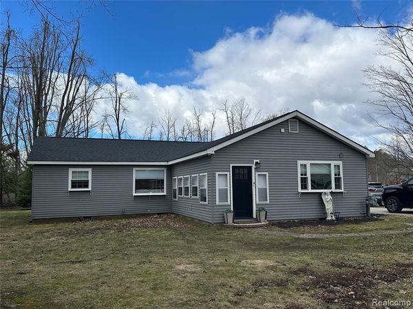 7726 Lake Street , Alanson Vlg, MI 49706