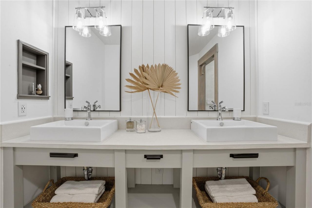 5425 Admiral Way, Unit 1, Oxford, FL 34484 Photo