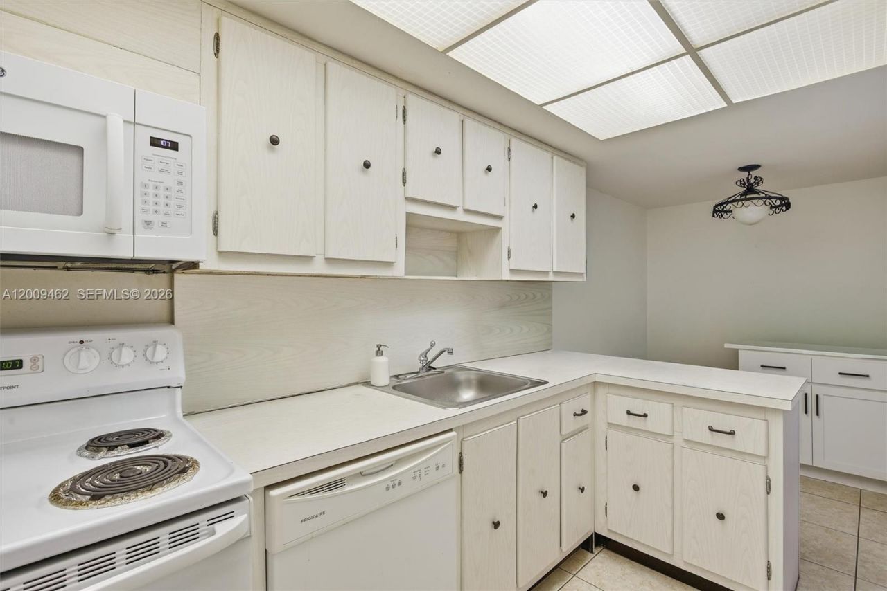18071 Biscayne Blvd, Unit 802, Aventura, FL 33160 Photo