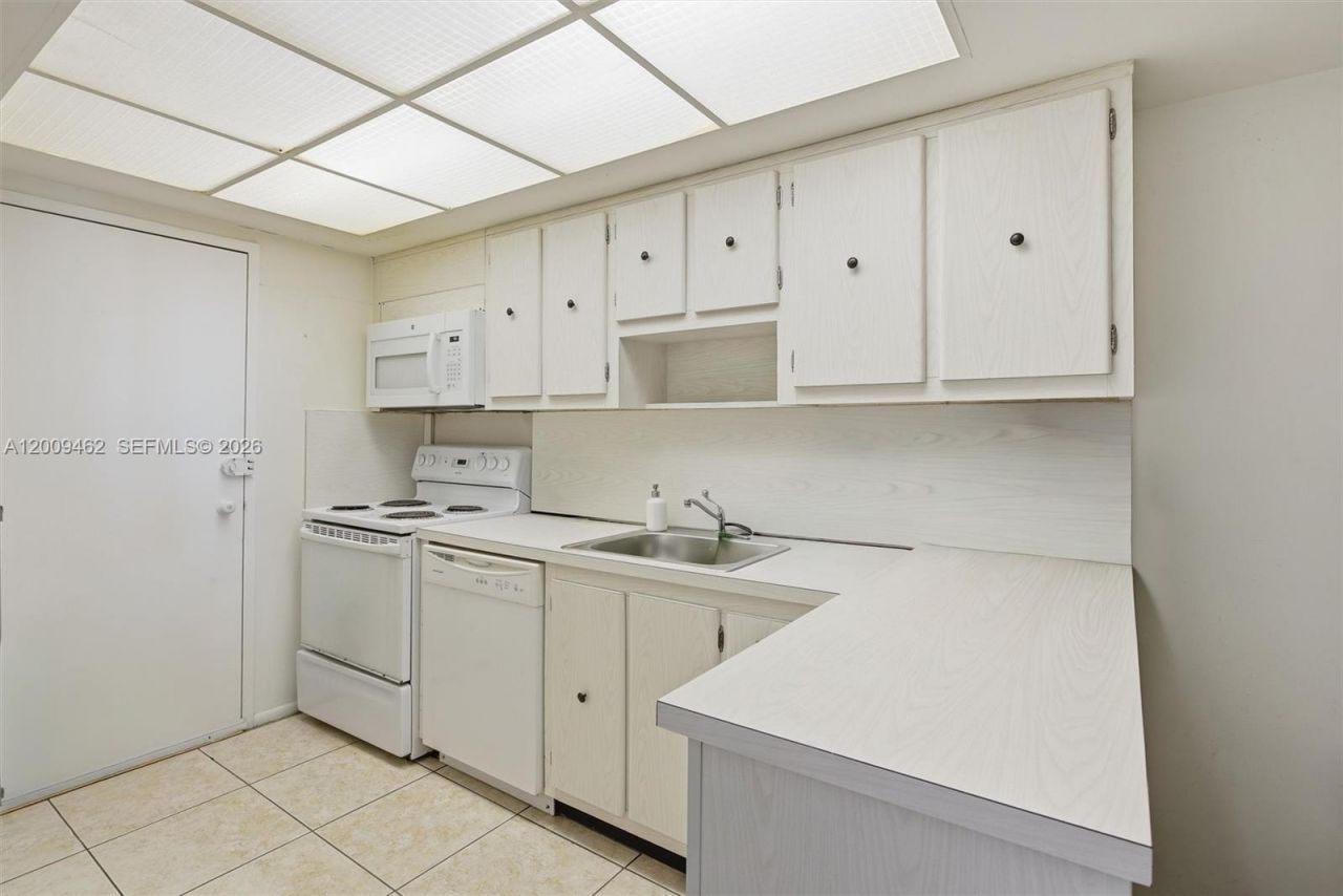 18071 Biscayne Blvd, Unit 802, Aventura, FL 33160 Photo