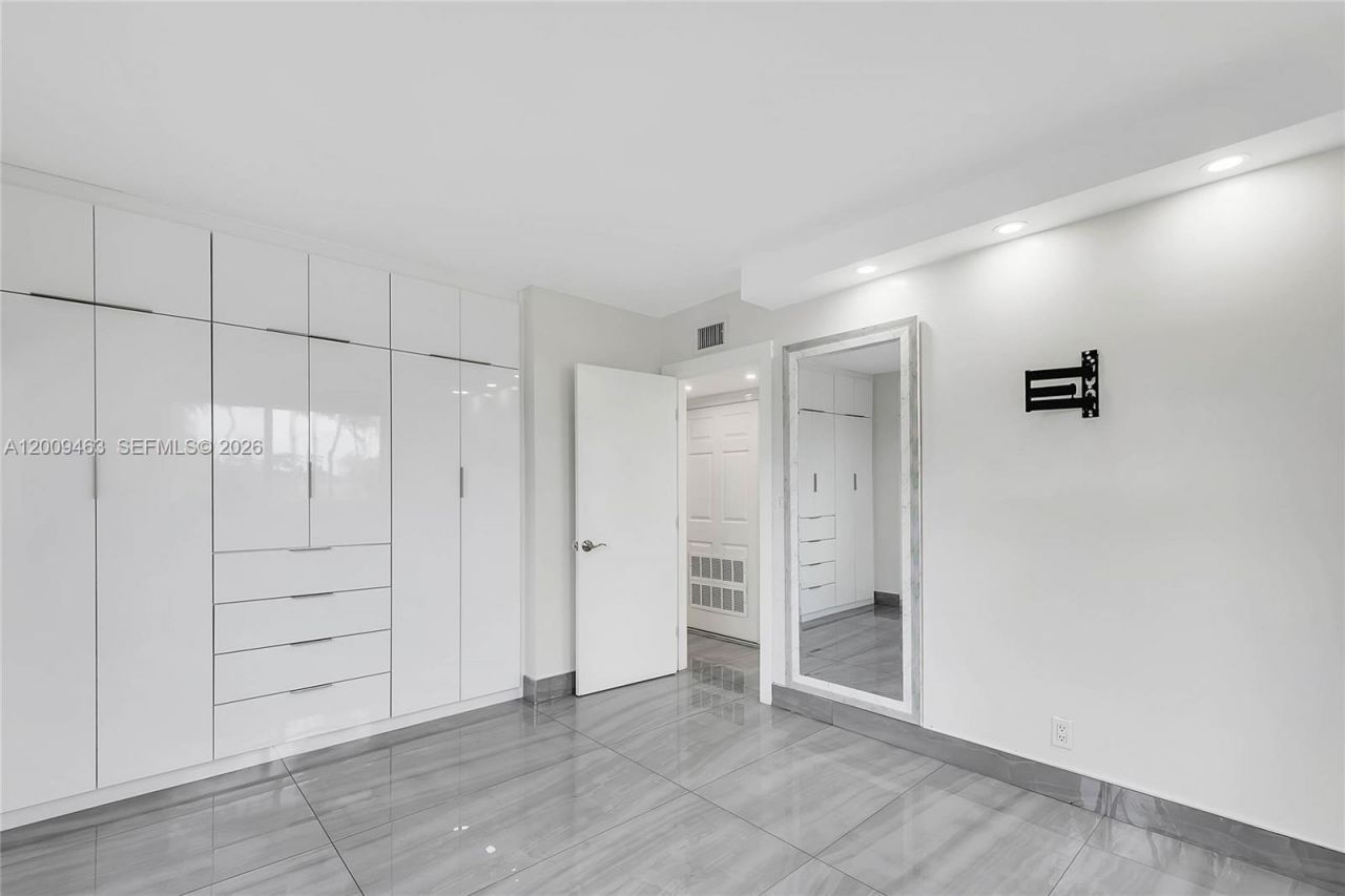 5260 NW 11th St, Unit 201, Plantation, FL 33313 Photo