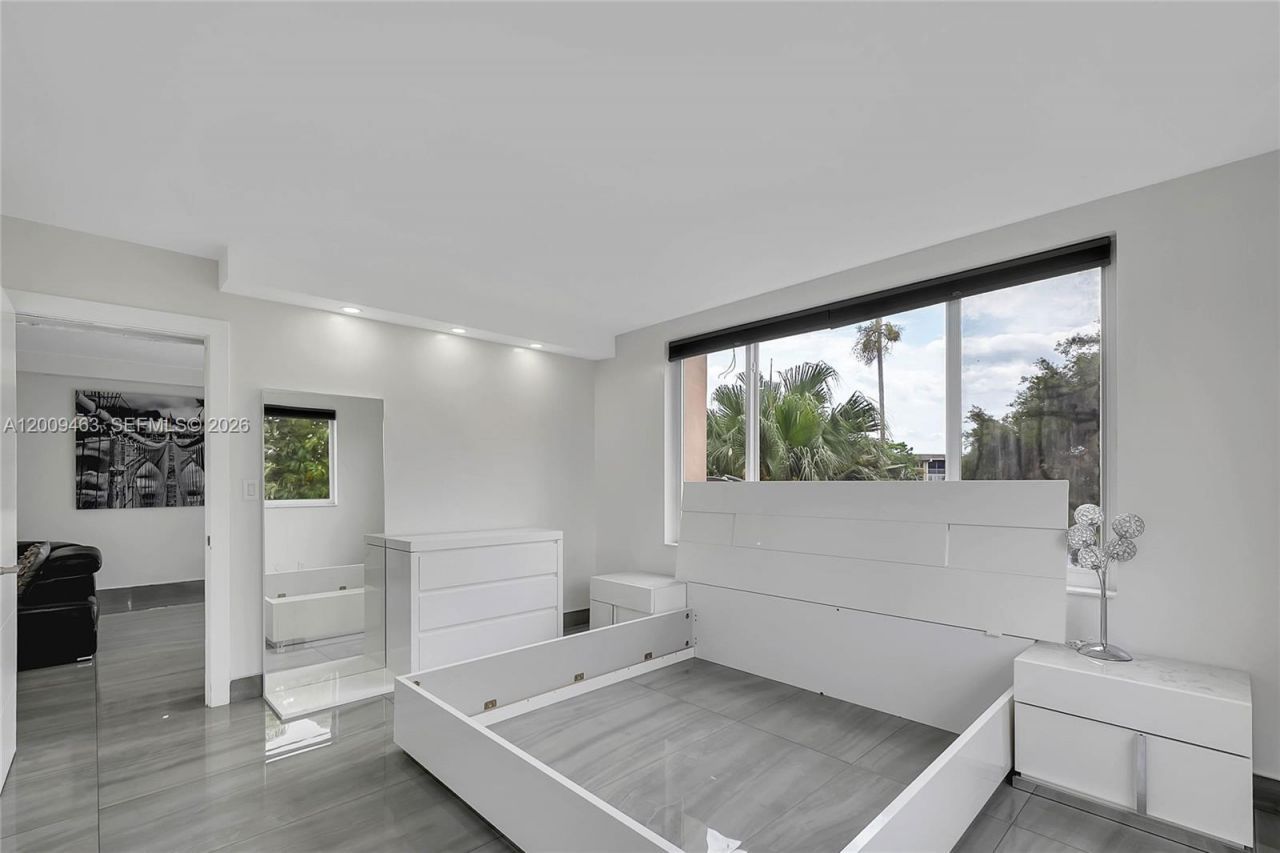 5260 NW 11th St, Unit 201, Plantation, FL 33313 Photo