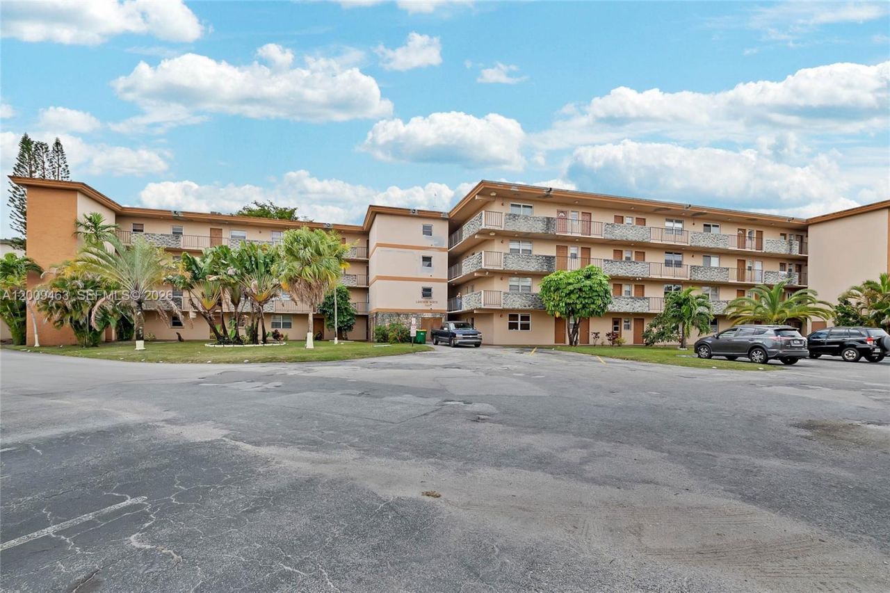 5260 NW 11th St, Unit 201, Plantation, FL 33313 Photo