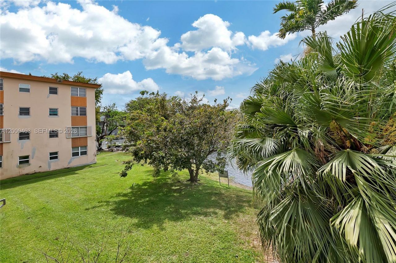 5260 NW 11th St, Unit 201, Plantation, FL 33313 Photo