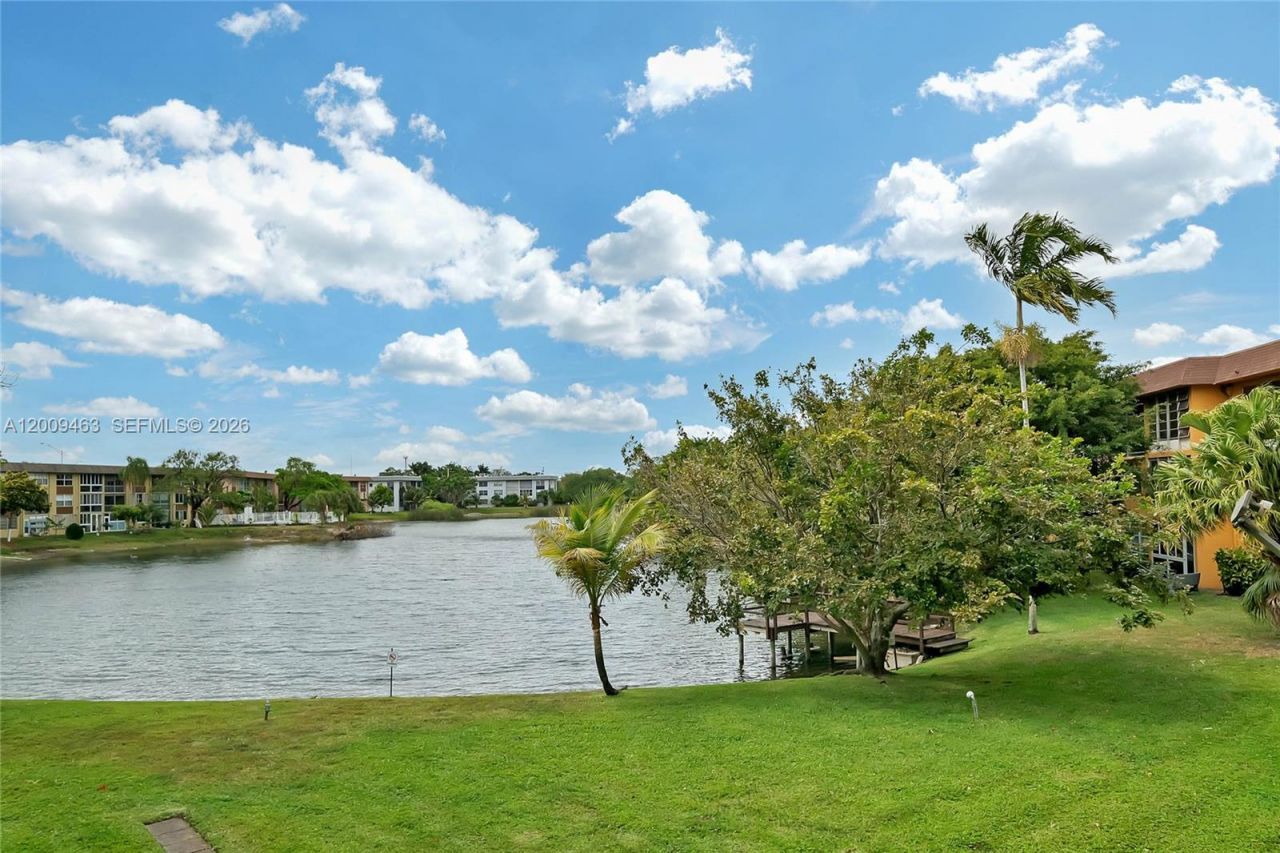 5260 NW 11th St, Unit 201, Plantation, FL 33313 Photo