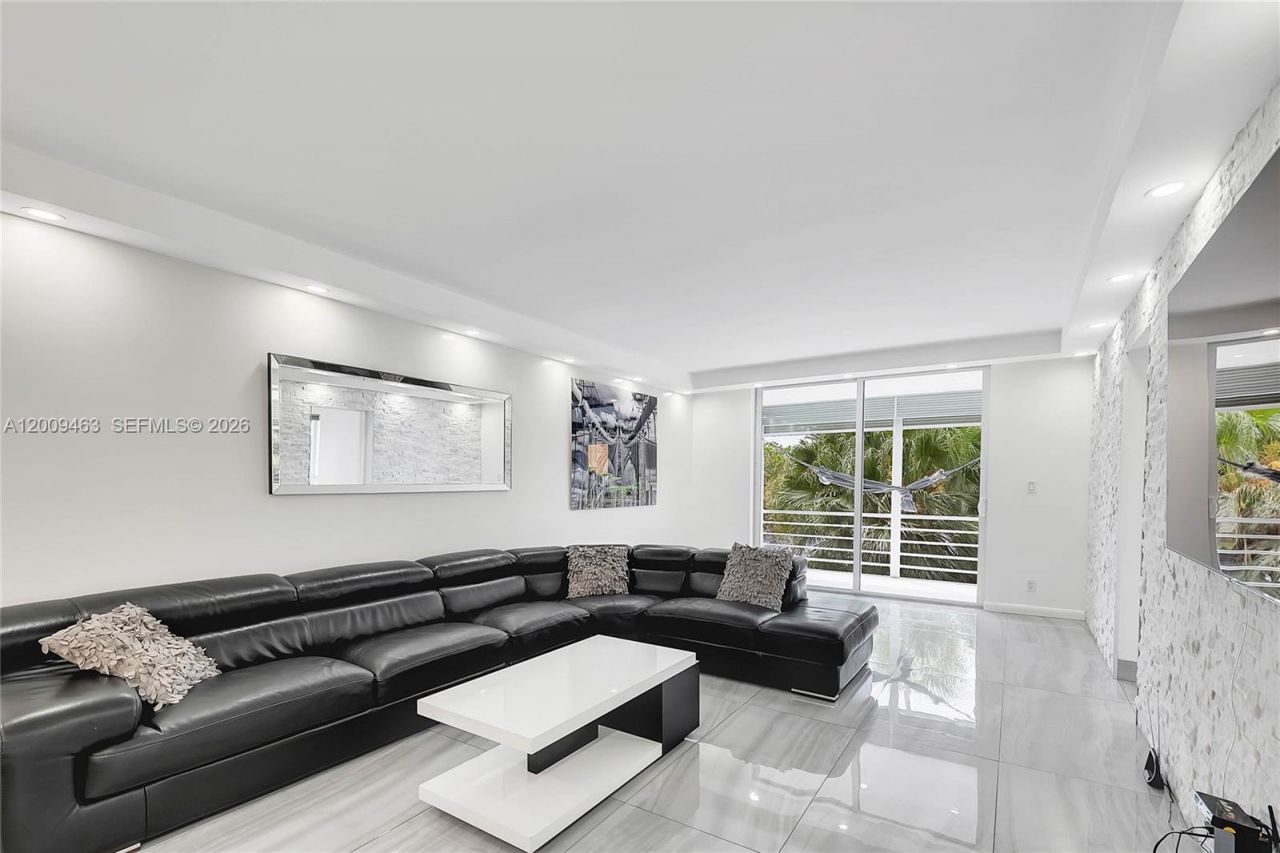 5260 NW 11th St, Unit 201, Plantation, FL 33313 Photo
