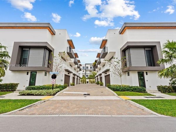 1056 N Victoria Park Rd, Fort Lauderdale, FL 33304