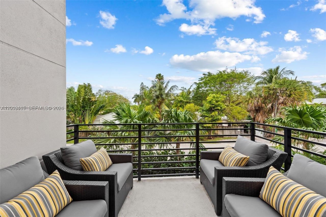 1056 N Victoria Park Rd, Fort Lauderdale, FL 33304 Photo