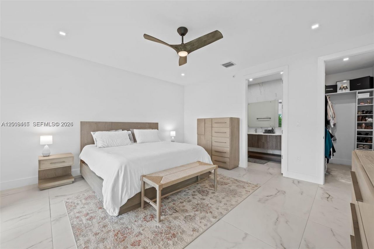 1056 N Victoria Park Rd, Fort Lauderdale, FL 33304 Photo
