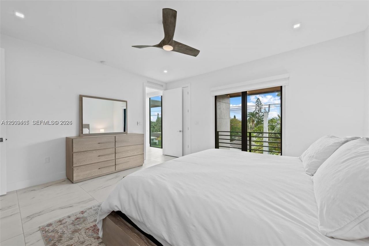 1056 N Victoria Park Rd, Fort Lauderdale, FL 33304 Photo