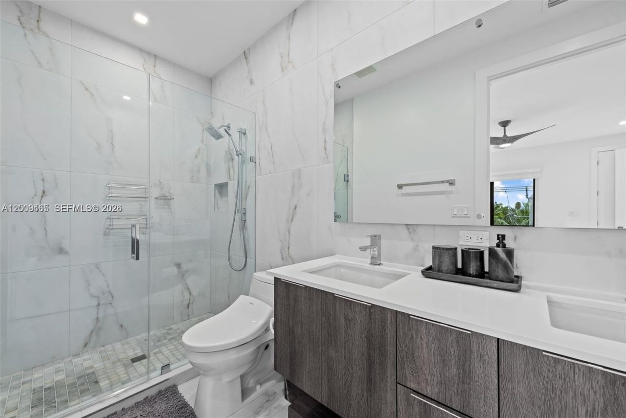 1056 N Victoria Park Rd, Fort Lauderdale, FL 33304 Photo