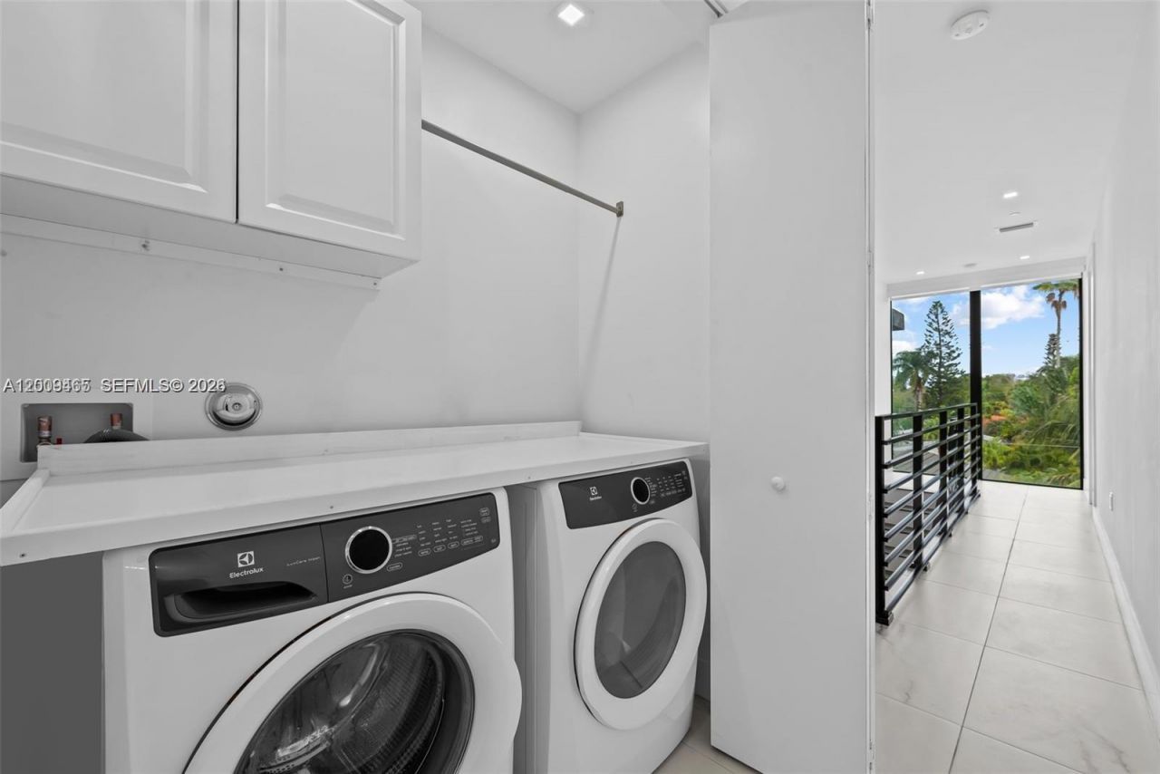 1056 N Victoria Park Rd, Fort Lauderdale, FL 33304 Photo