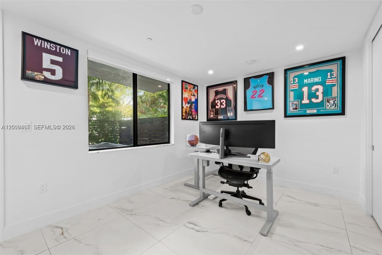 1056 N Victoria Park Rd, Fort Lauderdale, FL 33304 Photo