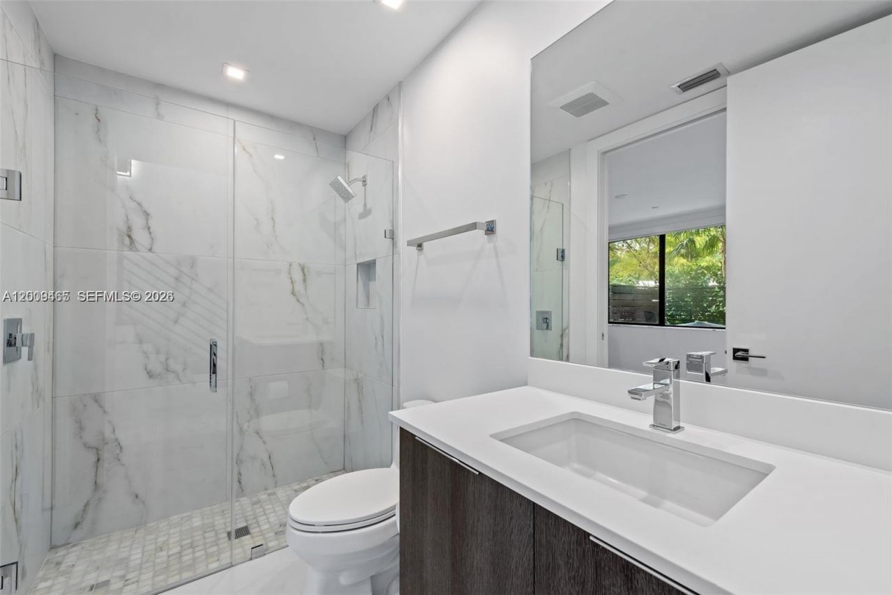 1056 N Victoria Park Rd, Fort Lauderdale, FL 33304 Photo