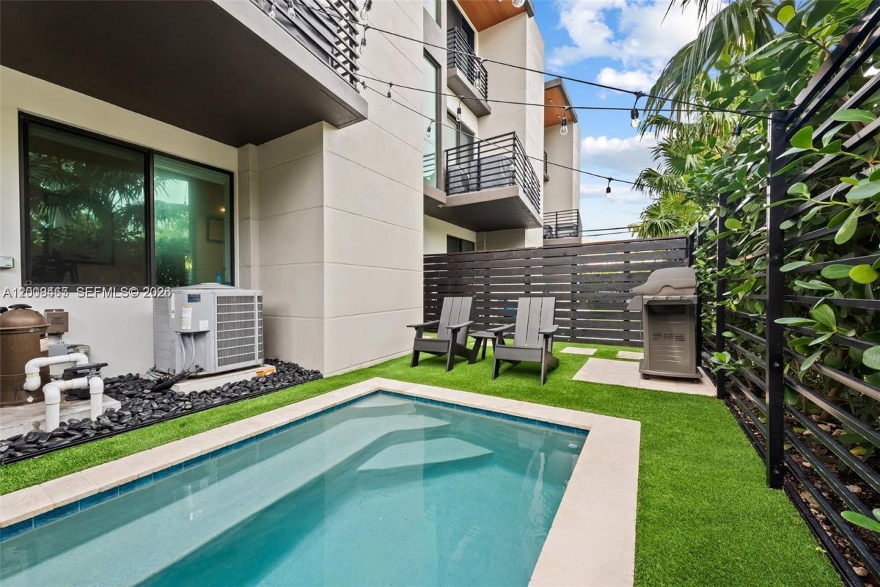 1056 N Victoria Park Rd, Fort Lauderdale, FL 33304 Photo