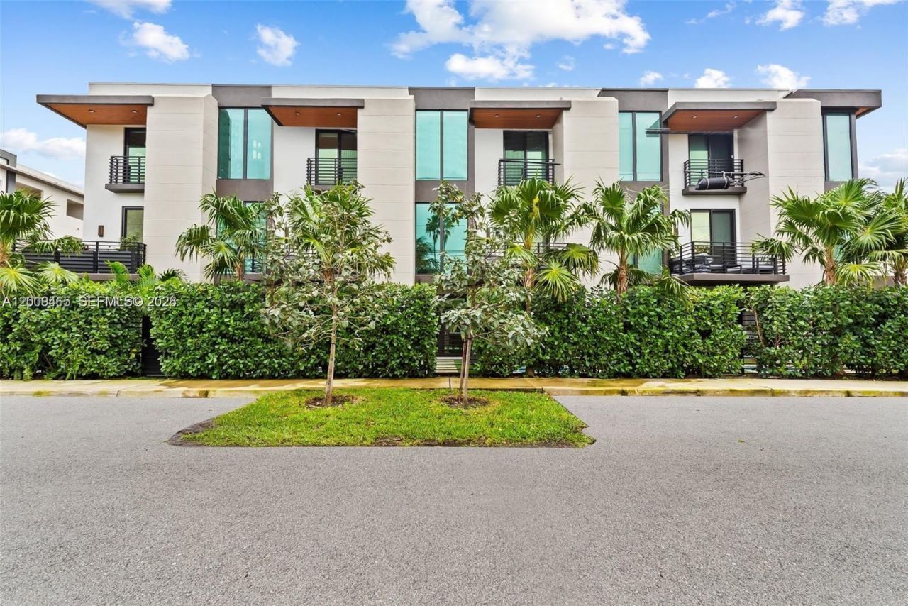 1056 N Victoria Park Rd, Fort Lauderdale, FL 33304 Photo