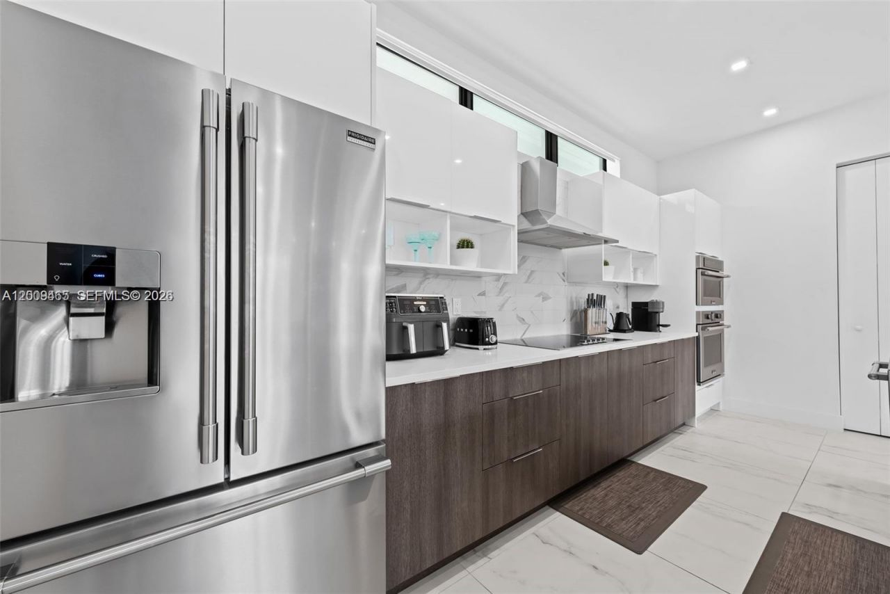 1056 N Victoria Park Rd, Fort Lauderdale, FL 33304 Photo