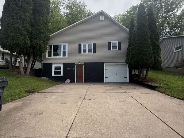 1125 Briarcliff Lane , Clinton, IA 52732