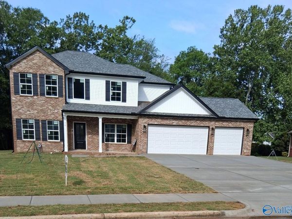 36 Emory Drive, Priceville, AL 35603