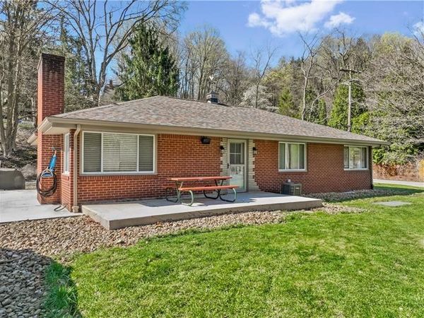 2500 Lincoln Way , White Oak, PA 15131