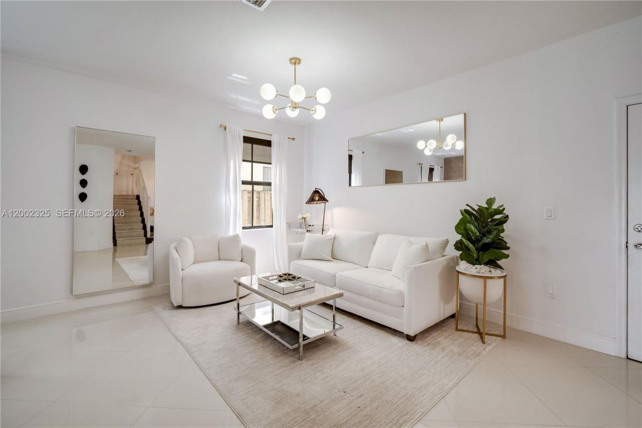10045 NW 86th Ter, Doral, FL 33178 Photo