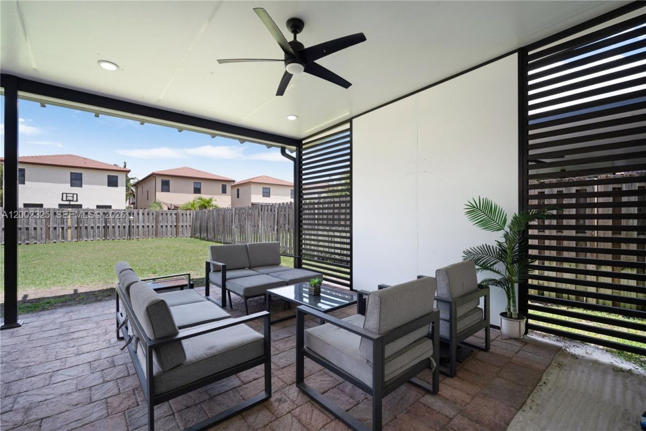 10045 NW 86th Ter, Doral, FL 33178 Photo
