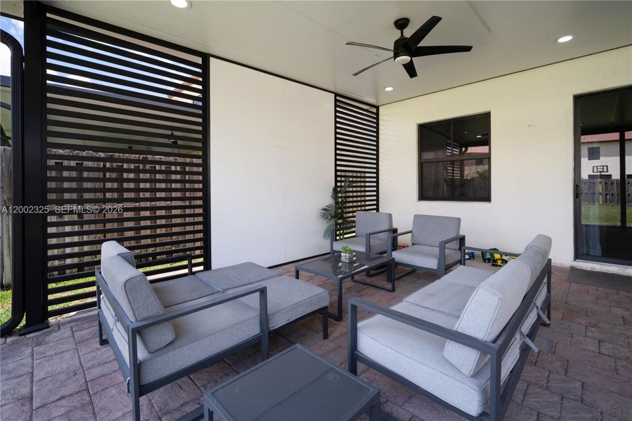 10045 NW 86th Ter, Doral, FL 33178 Photo