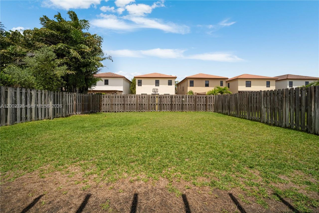10045 NW 86th Ter, Doral, FL 33178 Photo