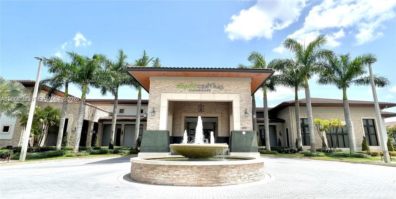 10045 NW 86th Ter, Doral, FL 33178 Photo