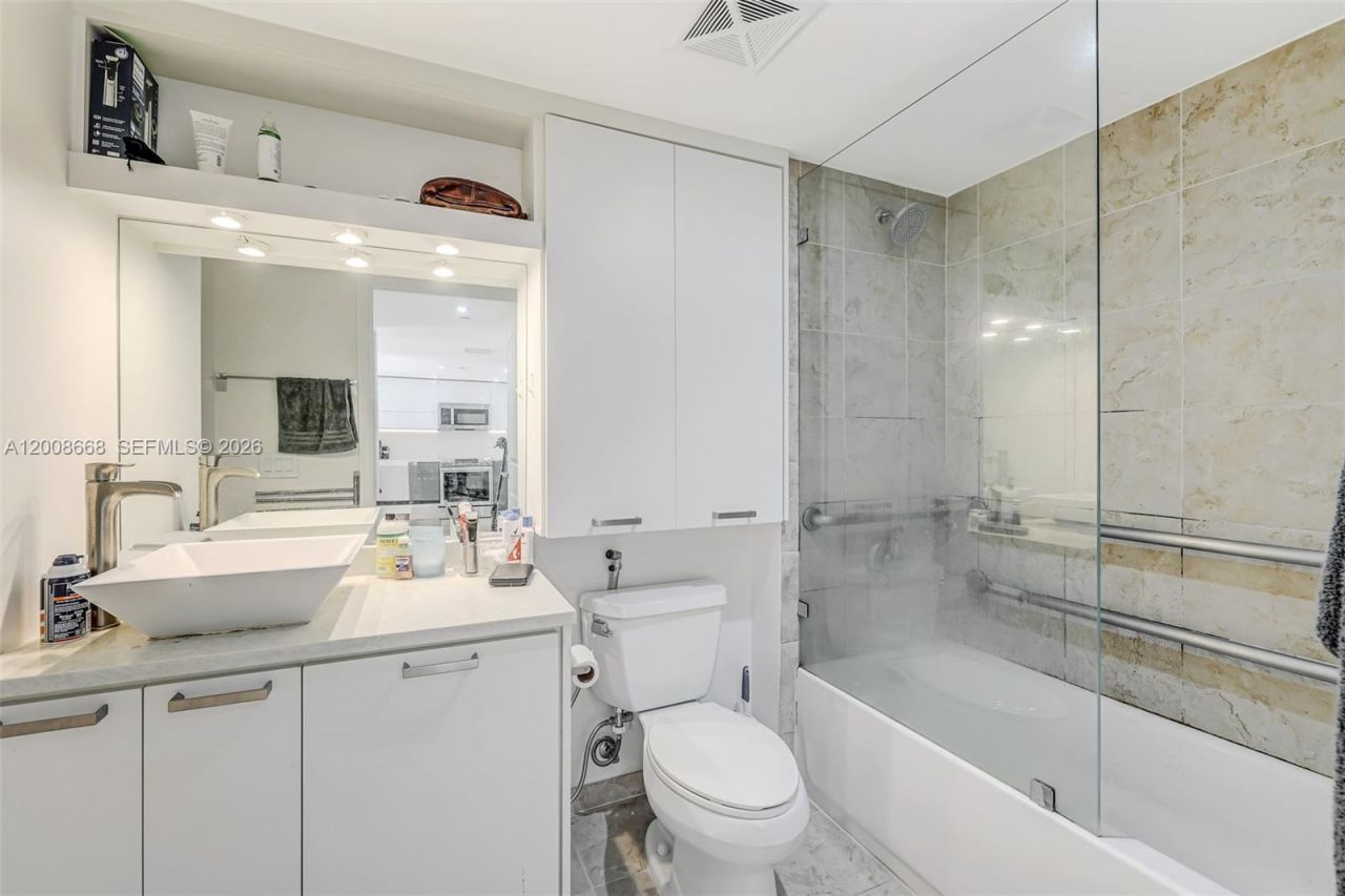 111 E Flagler St , Unit 708, Miami, FL 33131 Photo