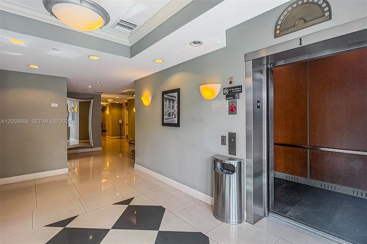 111 E Flagler St , Unit 708, Miami, FL 33131 Photo