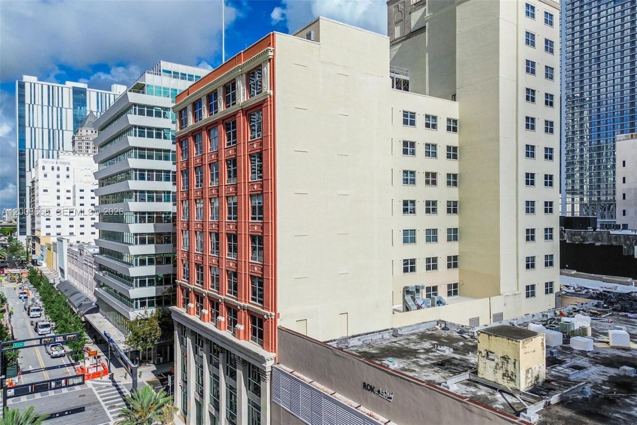 111 E Flagler St , Unit 708, Miami, FL 33131 Photo