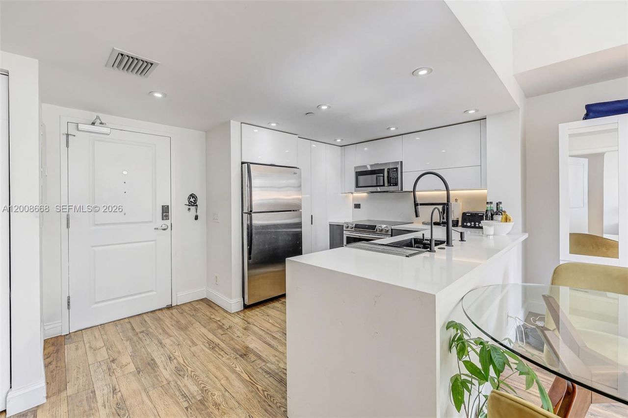 111 E Flagler St , Unit 708, Miami, FL 33131 Photo