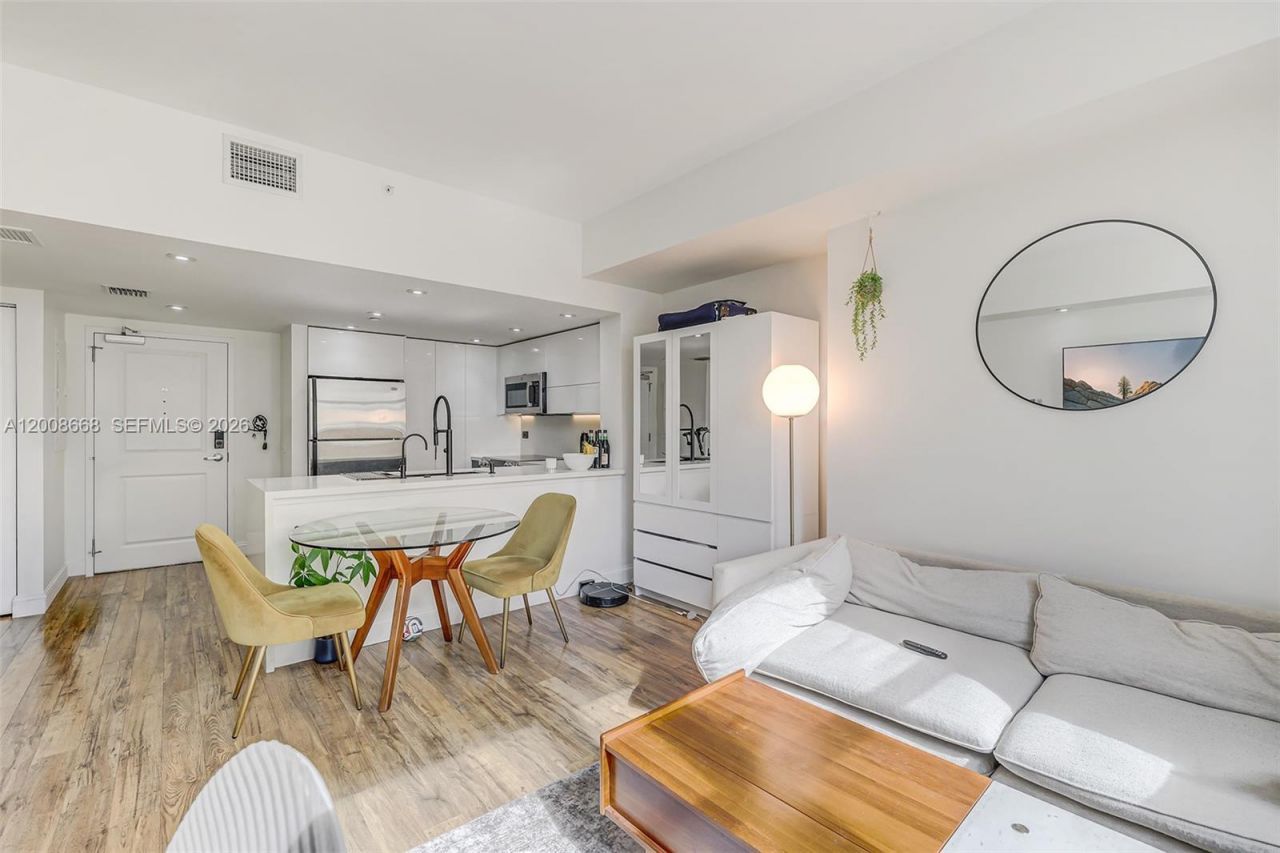 111 E Flagler St , Unit 708, Miami, FL 33131 Photo