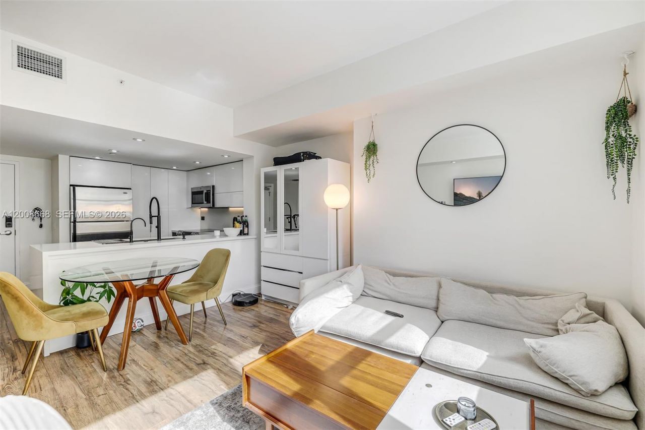 111 E Flagler St , Unit 708, Miami, FL 33131 Photo