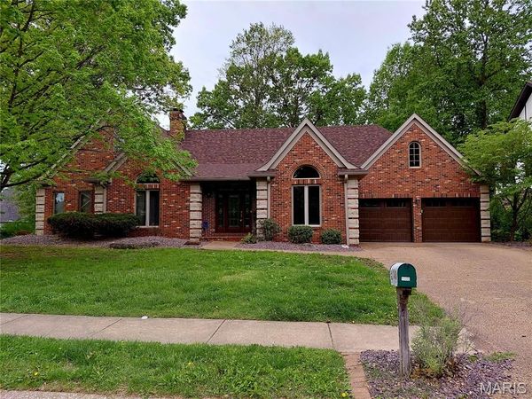 1005 Timberlake Drive, Edwardsville, IL 62025