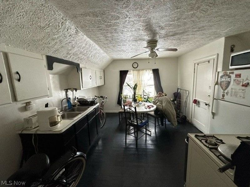 11116 Lardet Avenue, Cleveland, OH 44104 Photo 3