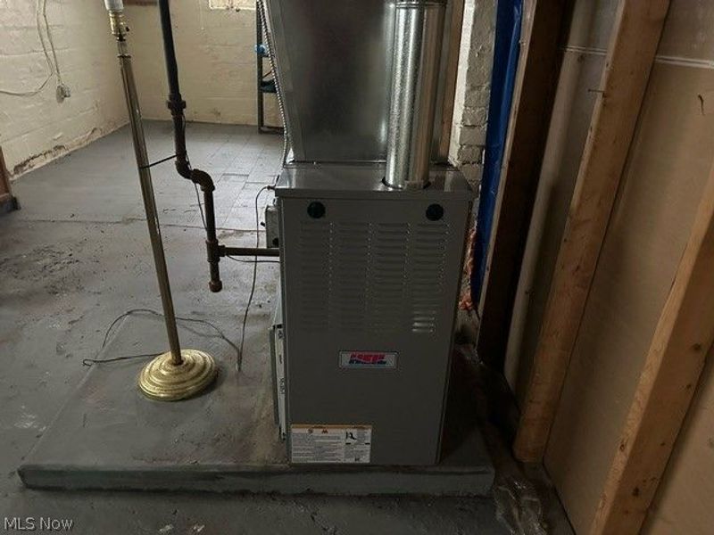 11116 Lardet Avenue, Cleveland, OH 44104 Photo 6