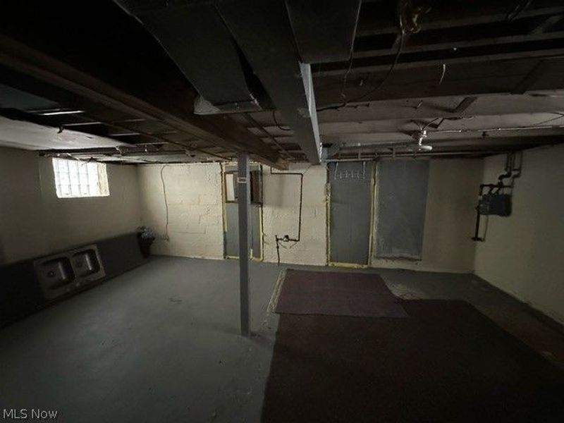 11116 Lardet Avenue, Cleveland, OH 44104 Photo 7