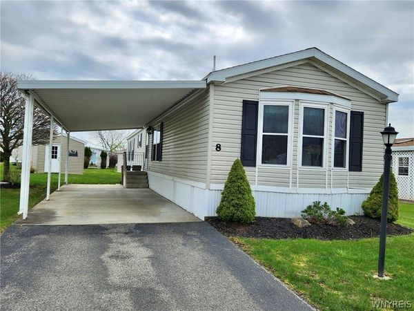 8 Lavender Lane, Buffalo, NY 14225