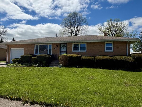 1441 W 56th Avenue , Merrillville, IN 46410