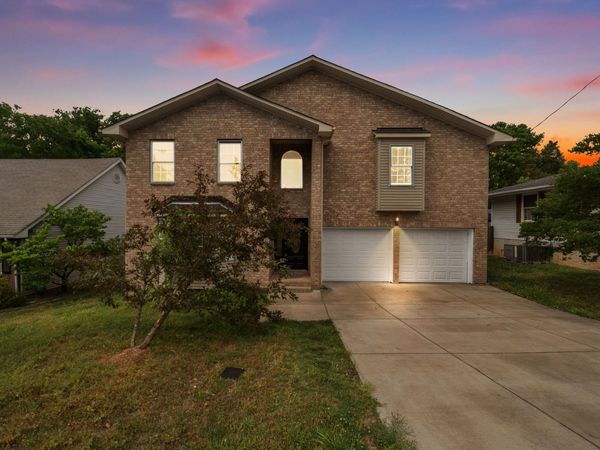 2817 Airwood Dr, Nashville, TN 37214