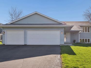 1193 Shawmut Street S, Shakopee, MN 55379