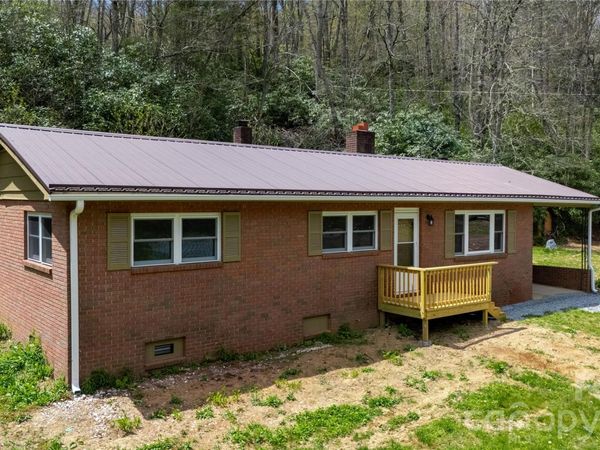8855 Bugger Hollow Road, Newland, NC 28657