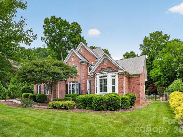 3100 Lakewood Edge Drive, Charlotte, NC 28269
