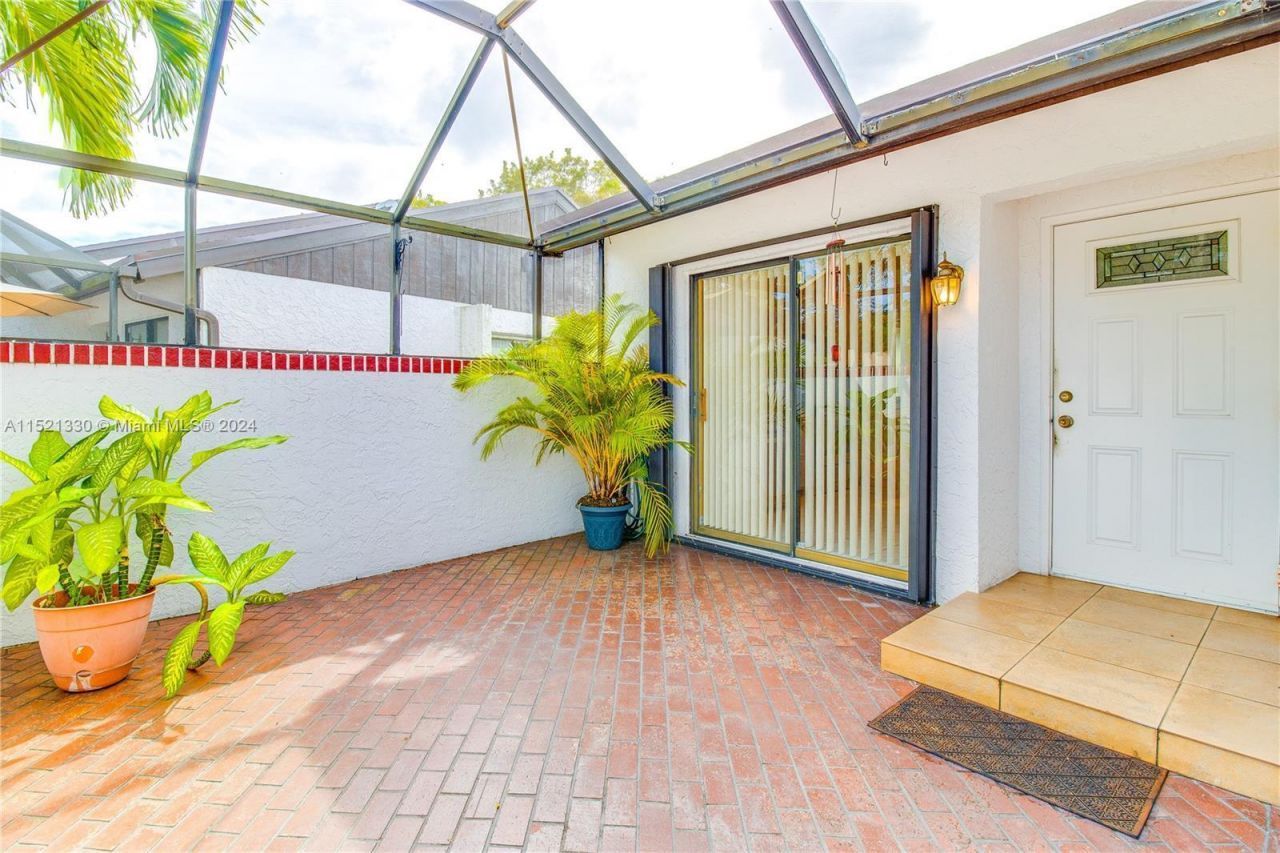 6343 W Pinehurst Cir W W, Unit D36, Tamarac, FL 33321 Photo