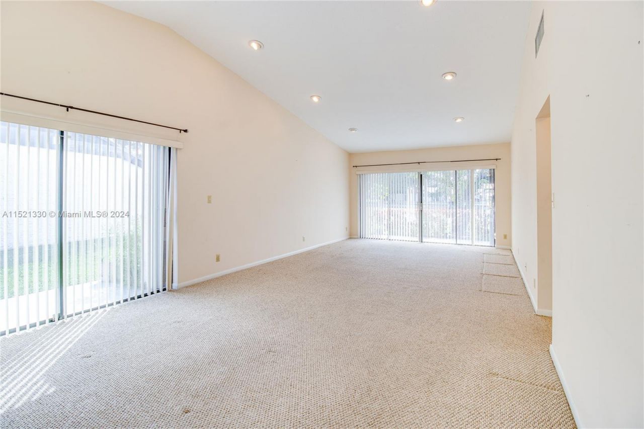 6343 W Pinehurst Cir W W, Unit D36, Tamarac, FL 33321 Photo